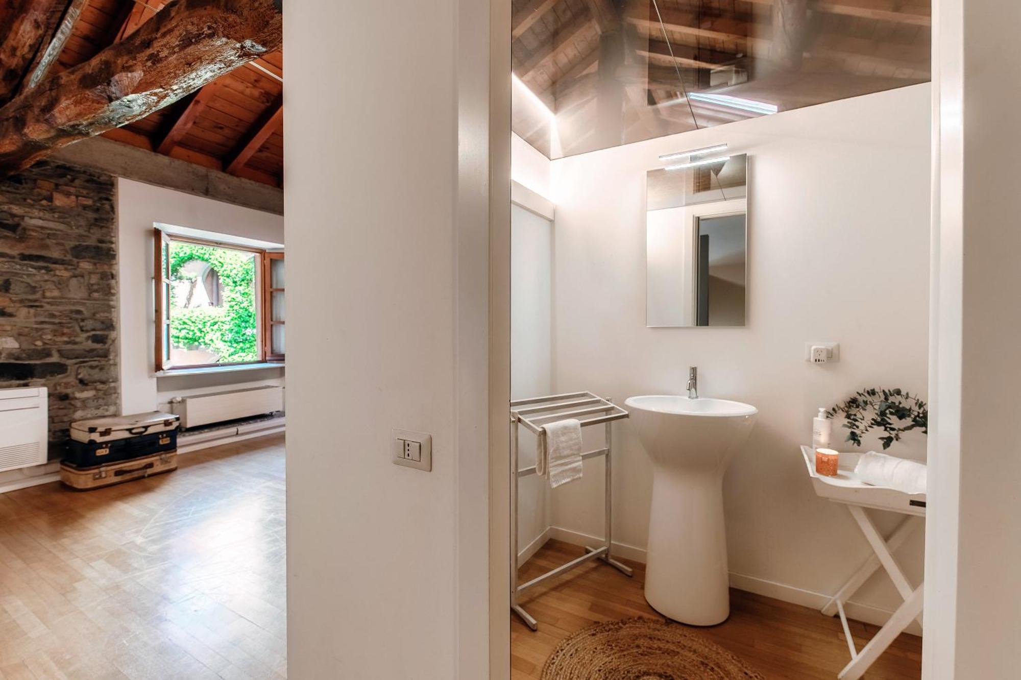 Corte Delle Rondini - Bymyhomeincomo Kültér fotó